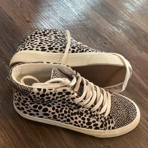 Madewell high top sneakers. Only worn once!